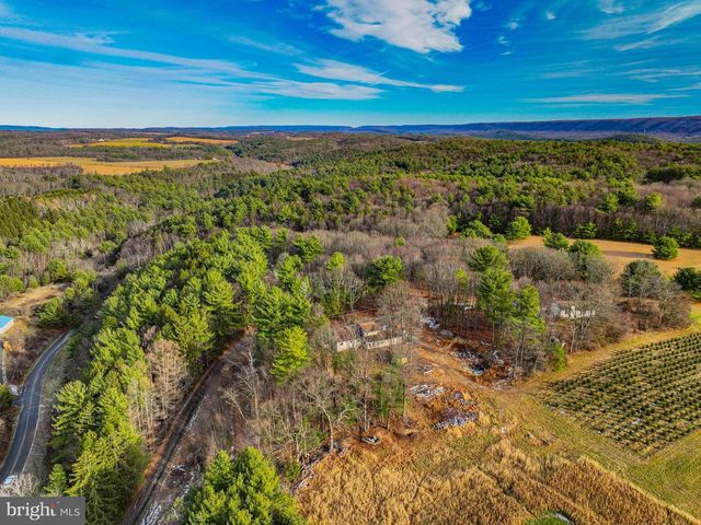 355 HICKORY RD, Palmerton, PA 18071