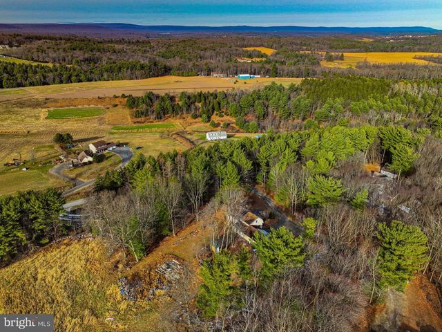 355 HICKORY RD, Palmerton, PA 18071