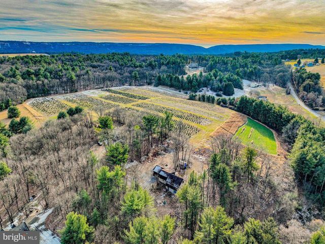 355 HICKORY RD, Palmerton, PA 18071