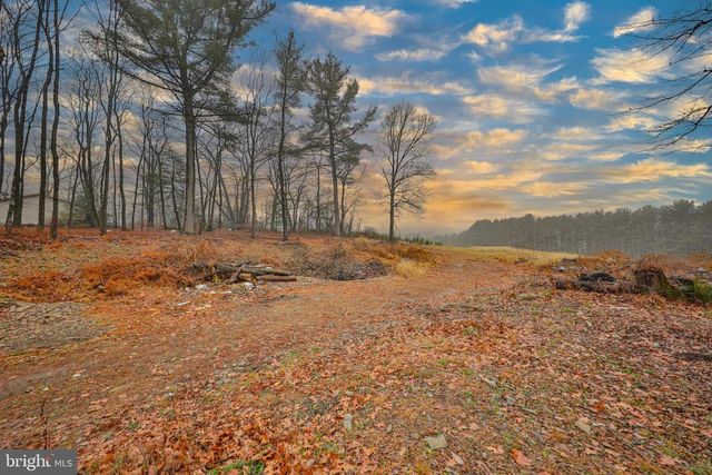 355 HICKORY RD, Palmerton, PA 18071