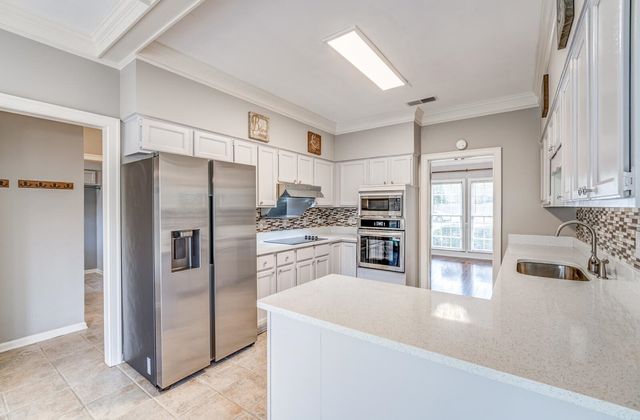 9354 HAWTHORN HILL DR, Germantown, TN 38139