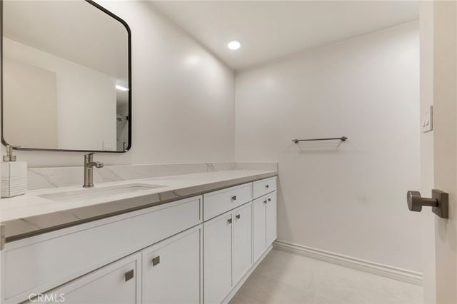 4807 Woodley Avenue 208, Encino, CA 91436