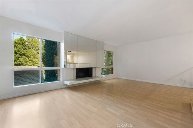 4807 Woodley Avenue 208, Encino, CA 91436