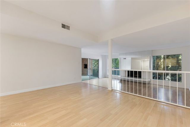 4807 Woodley Avenue 208, Encino, CA 91436