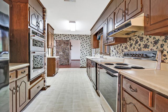 149 Sugarbush Cir, Crossville, TN 38558