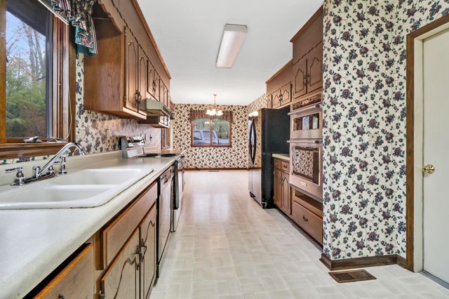 149 Sugarbush Cir, Crossville, TN 38558