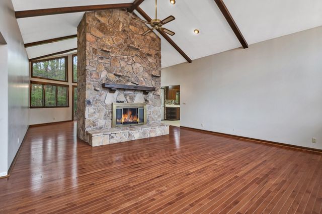 149 Sugarbush Cir, Crossville, TN 38558