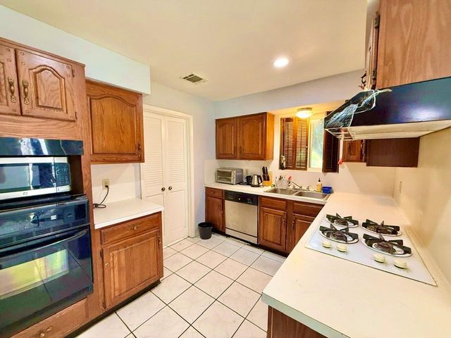 8026 Suspiro Drive, Houston, TX 77083