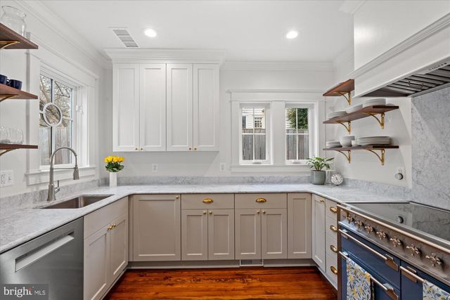 204 ELM ST, Alexandria, VA 22301