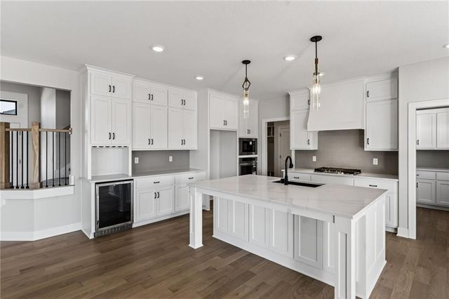 7616 N Booth Avenue, Kansas City, MO 64158