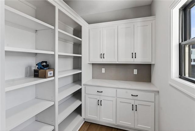 7616 N Booth Avenue, Kansas City, MO 64158