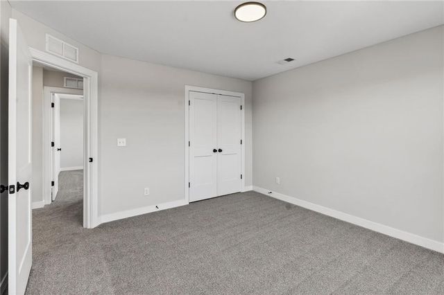 7616 N Booth Avenue, Kansas City, MO 64158