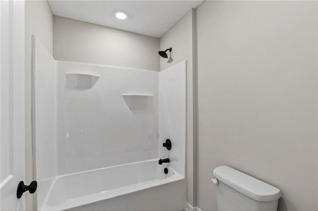 7616 N Booth Avenue, Kansas City, MO 64158