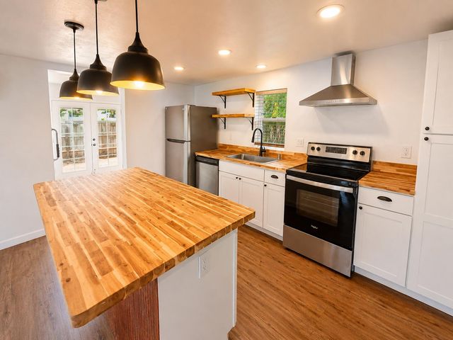 1319 15th Street NW, Albuquerque, NM 87104