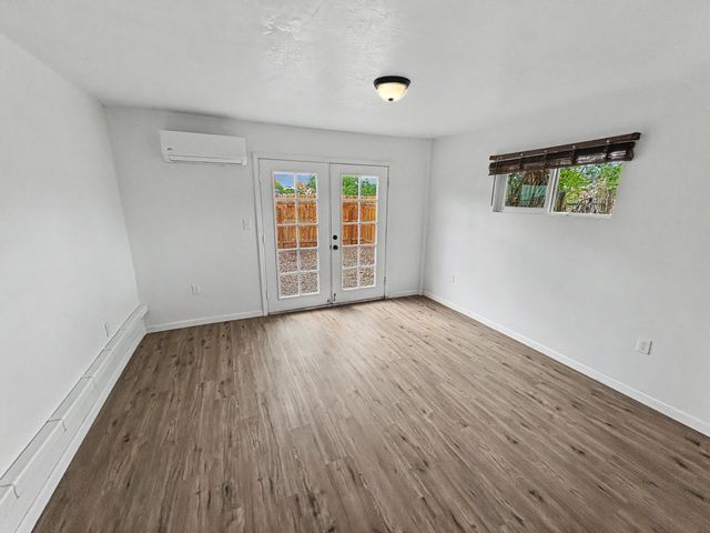 1319 15th Street NW, Albuquerque, NM 87104