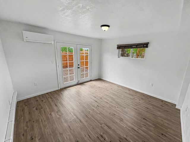 1319 15th Street NW, Albuquerque, NM 87104