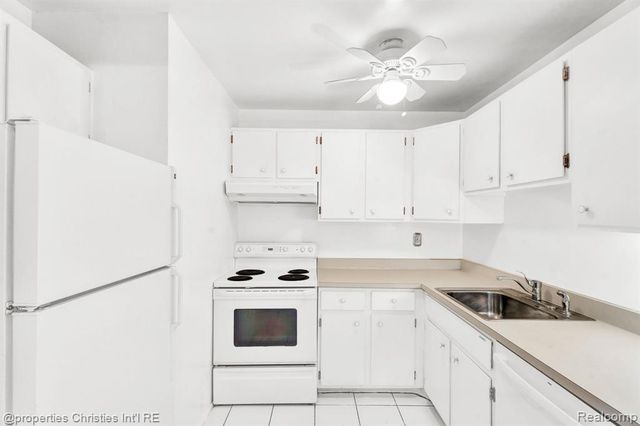 4909 Crooks Road D 4, Royal Oak, MI 48073