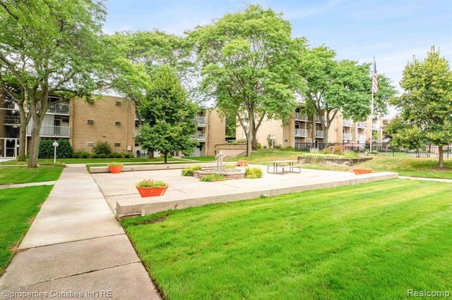 4909 Crooks Road D 4, Royal Oak, MI 48073