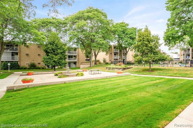 4909 Crooks Road D 4, Royal Oak, MI 48073
