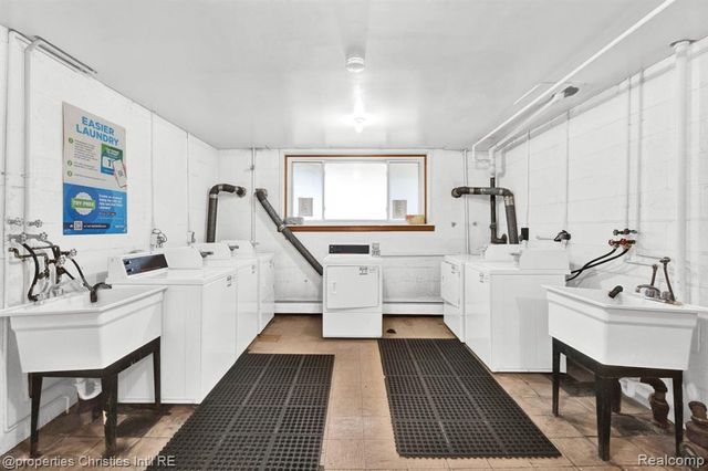 4909 Crooks Road D 4, Royal Oak, MI 48073