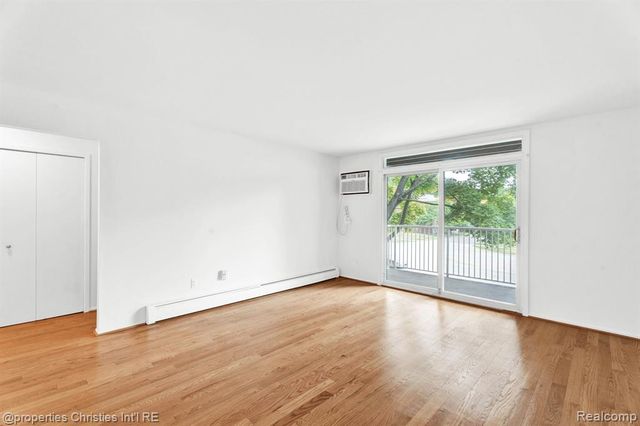 4909 Crooks Road D 4, Royal Oak, MI 48073