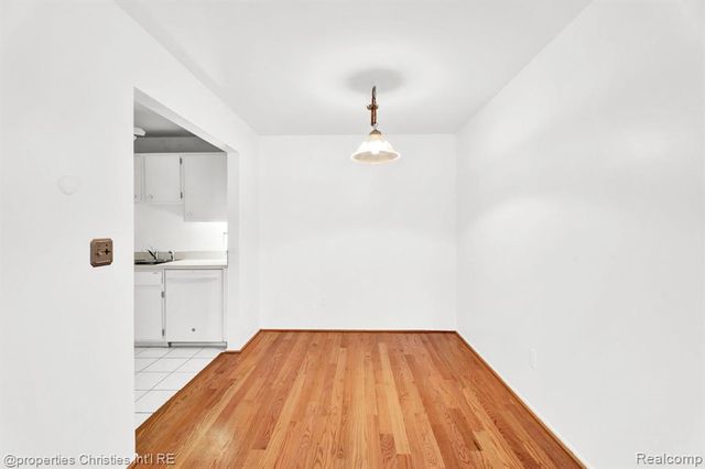 4909 Crooks Road D 4, Royal Oak, MI 48073