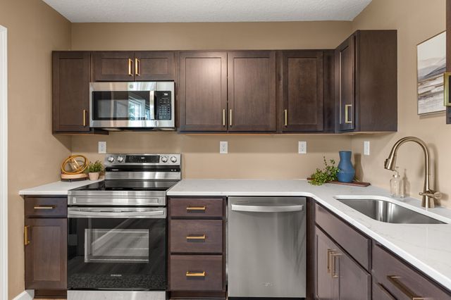 6116 Harwood Drive, Des Moines, IA 50312