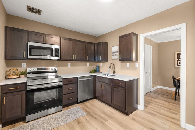 6116 Harwood Drive, Des Moines, IA 50312