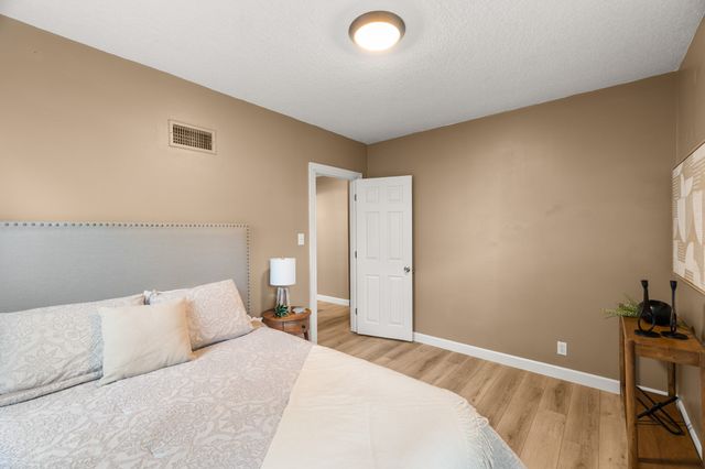 6116 Harwood Drive, Des Moines, IA 50312