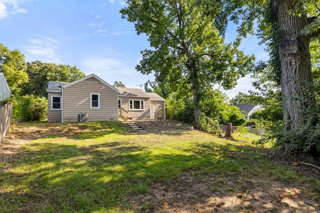 6116 Harwood Drive, Des Moines, IA 50312