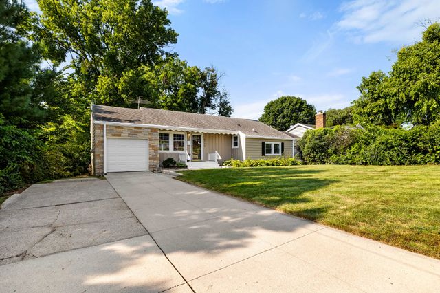 6116 Harwood Drive, Des Moines, IA 50312