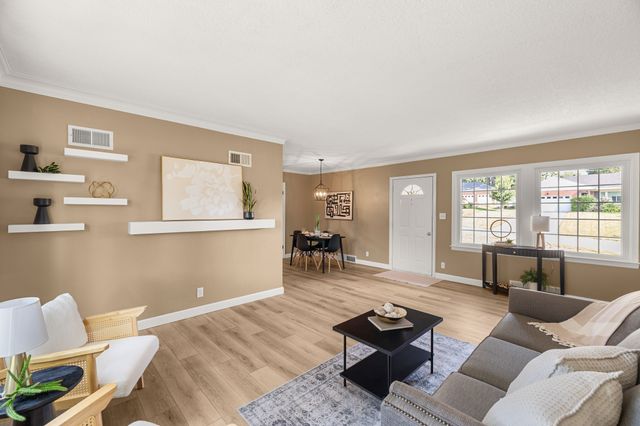 6116 Harwood Drive, Des Moines, IA 50312