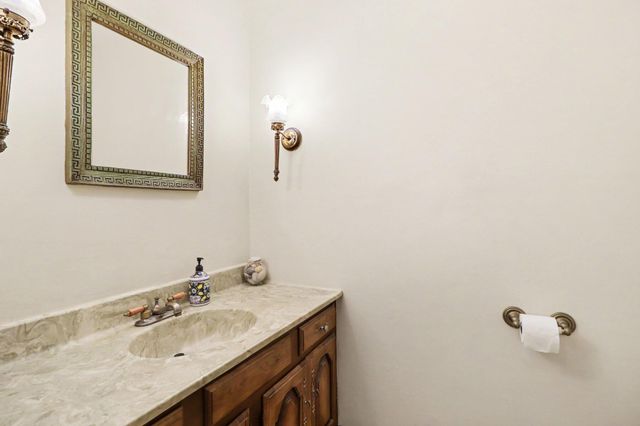 428 Pickwick Place, Valparaiso, IN 46385