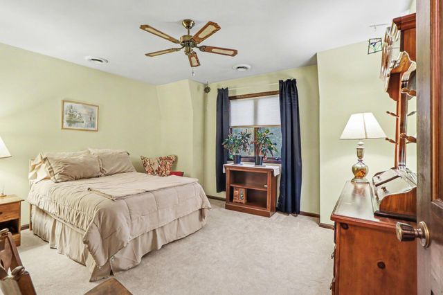 428 Pickwick Place, Valparaiso, IN 46385