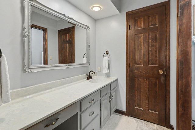 428 Pickwick Place, Valparaiso, IN 46385