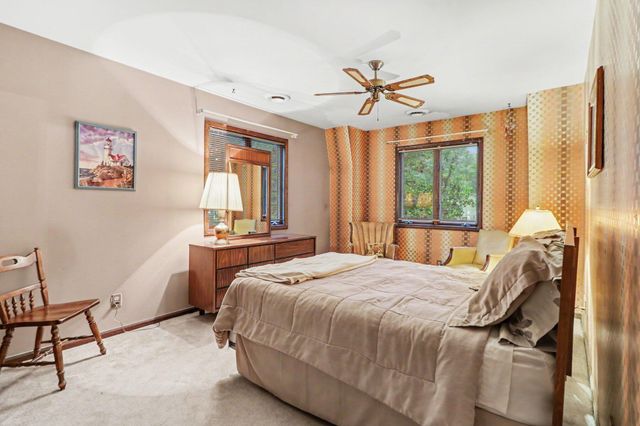 428 Pickwick Place, Valparaiso, IN 46385
