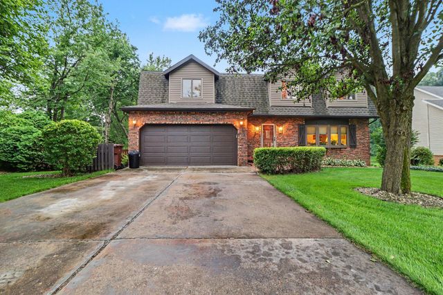 428 Pickwick Place, Valparaiso, IN 46385