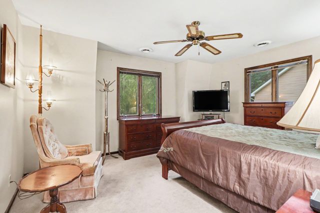 428 Pickwick Place, Valparaiso, IN 46385