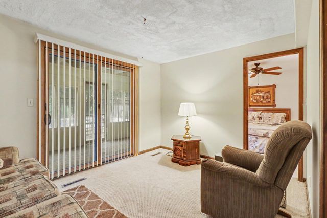 428 Pickwick Place, Valparaiso, IN 46385