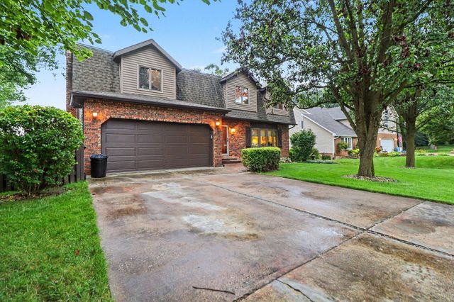 428 Pickwick Place, Valparaiso, IN 46385