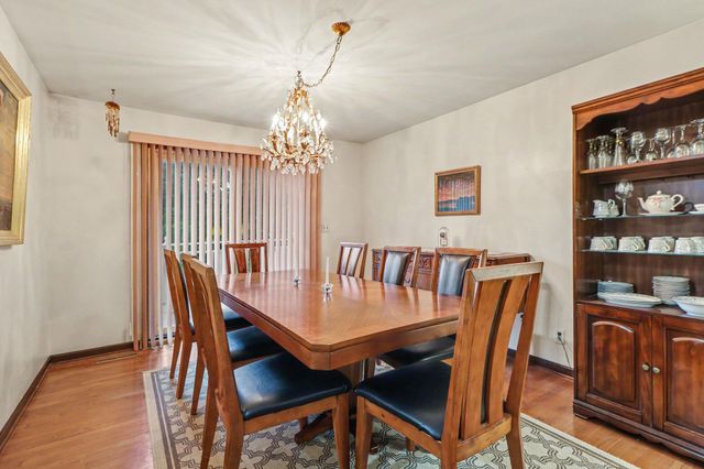 428 Pickwick Place, Valparaiso, IN 46385