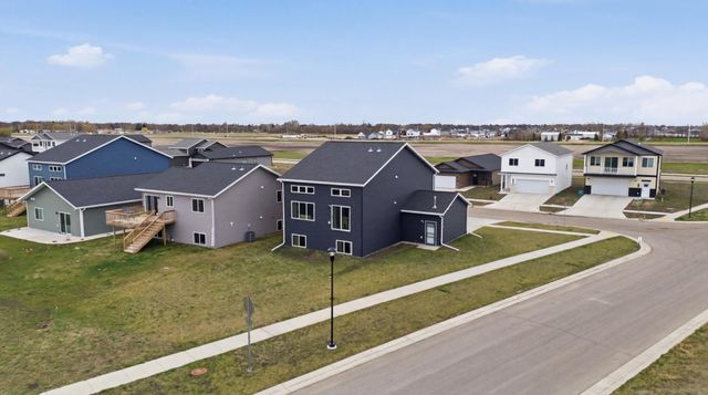 6716 66th Avenue S, Horace, ND 58047