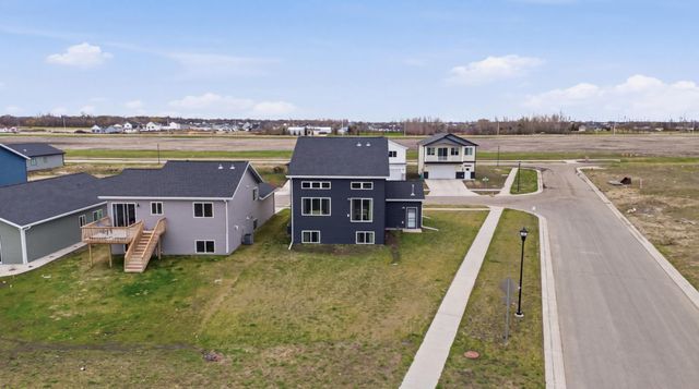 6716 66th Avenue S, Horace, ND 58047