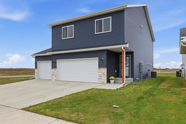 6716 66th Avenue S, Horace, ND 58047