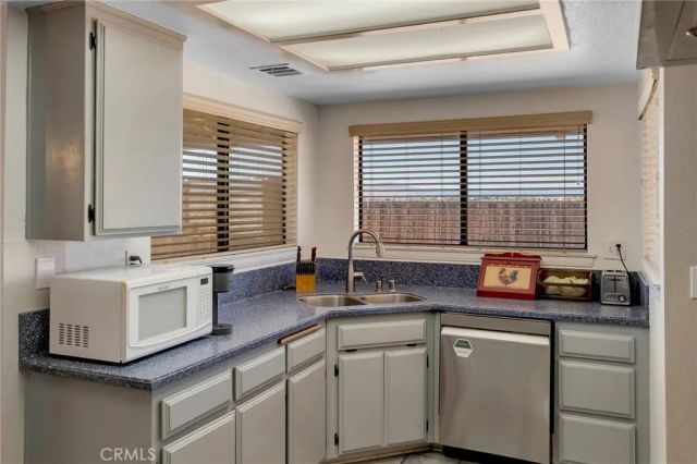 14478 Amador Court, Apple Valley, CA 92307