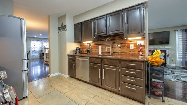 73 Laurelwood Ct, Rockaway Twp., NJ 07866