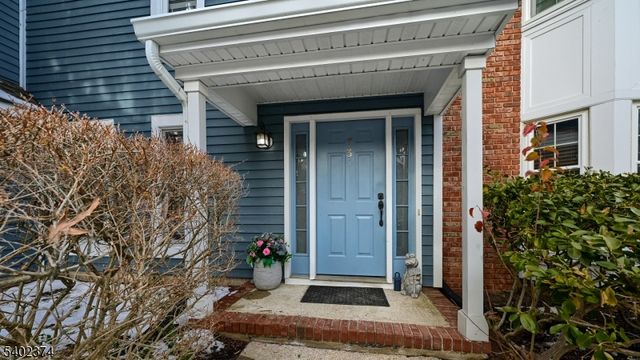 73 Laurelwood Ct, Rockaway Twp., NJ 07866