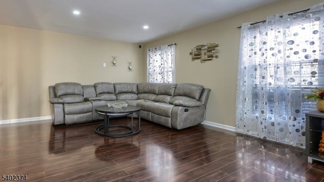 73 Laurelwood Ct, Rockaway Twp., NJ 07866