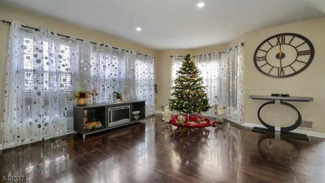 73 Laurelwood Ct, Rockaway Twp., NJ 07866