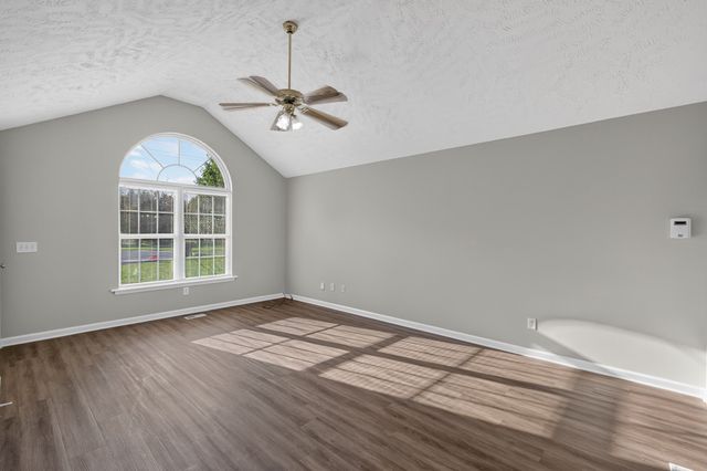 2109 Dothan Dr, Murfreesboro, TN 37128